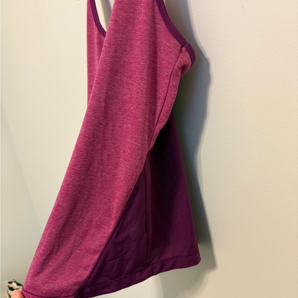 2/$15 Old Navy Active Semi-Fitted Racerback Tank Top – Berry Plum – M - Picture 5 of 8